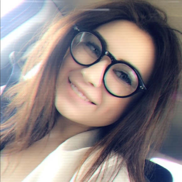 Meet your Posher, Ashley - Picture 1 of 1